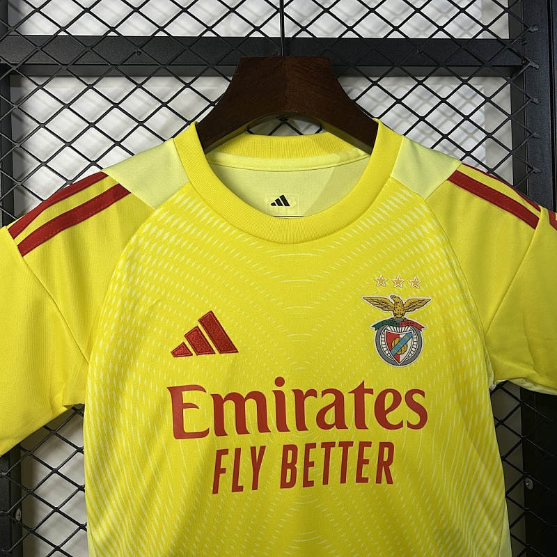 Benfica 25/26 Kids Benfica goalkeeper Size: 16-28 2