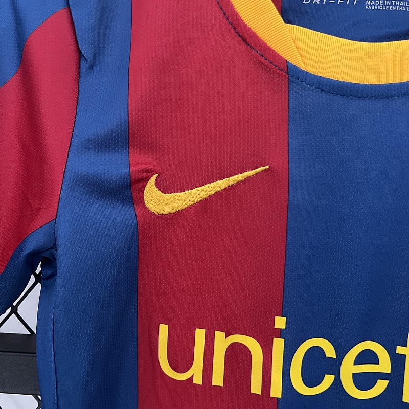 Barcelona kids Barcelona 10/11 home size: 16-28 4