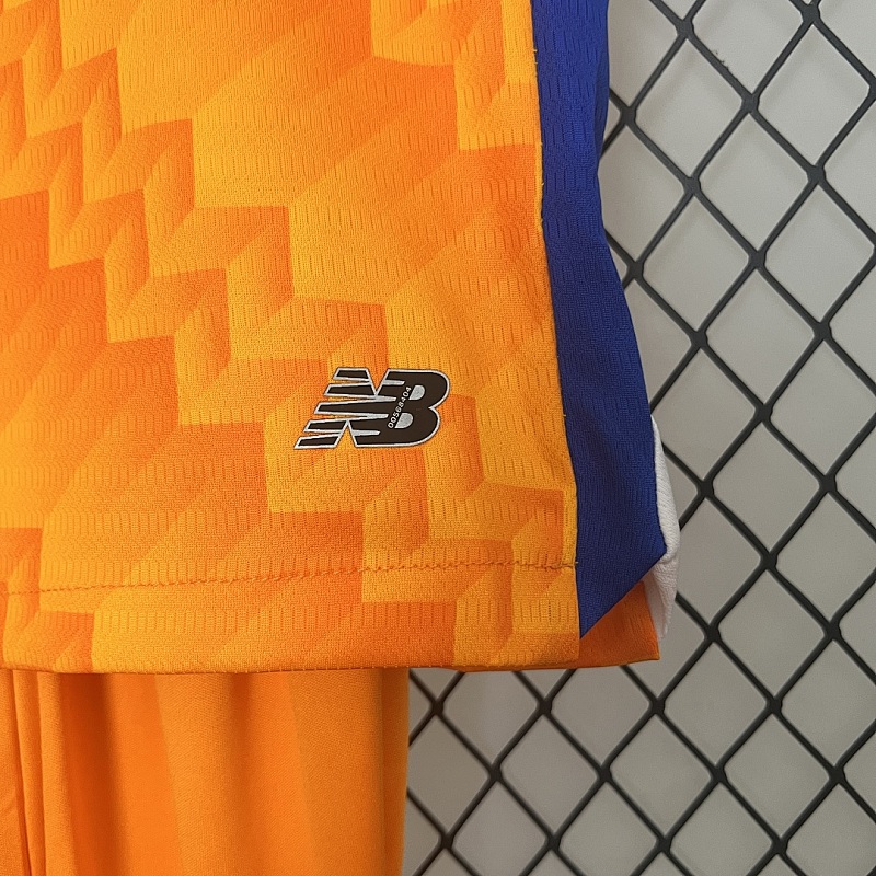 Porto 24/25 Kids Porto Away Size: 16-28 6
