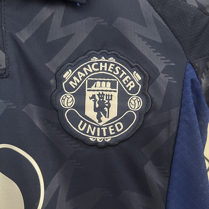 M-U Size: 24/25 Kids M-U away Size: 16-28 5