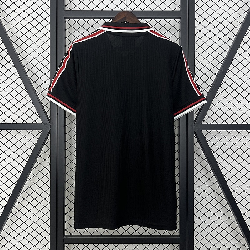 M-U Black Retro 98/99 M-U Black S-XXL 4