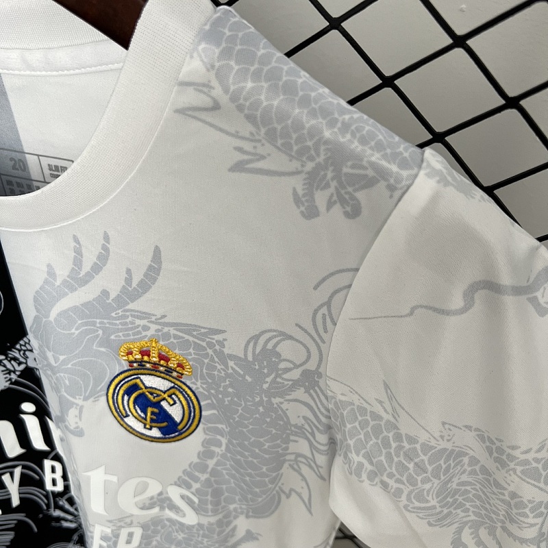 Real Madrid 25/26 Kids Real Madrid Special Edition Size: 16-28 6