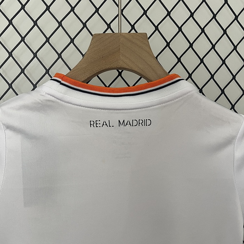 Real Madrid kids Real Madrid 13/14 home size: 16-28 9