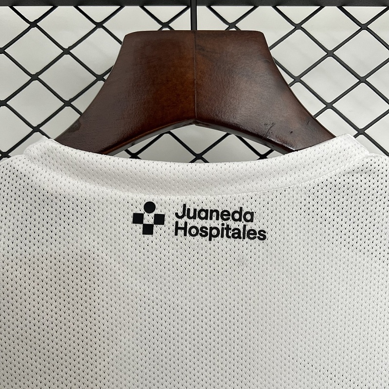 M-U Size: 25/26 Kids M-U Away Size: 16-28 3
