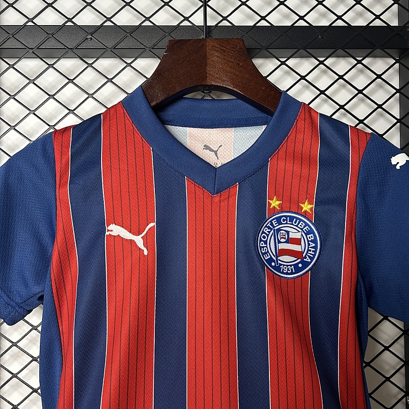 Bahia size: 25/26 kids Bahia Away size: 16-28 9