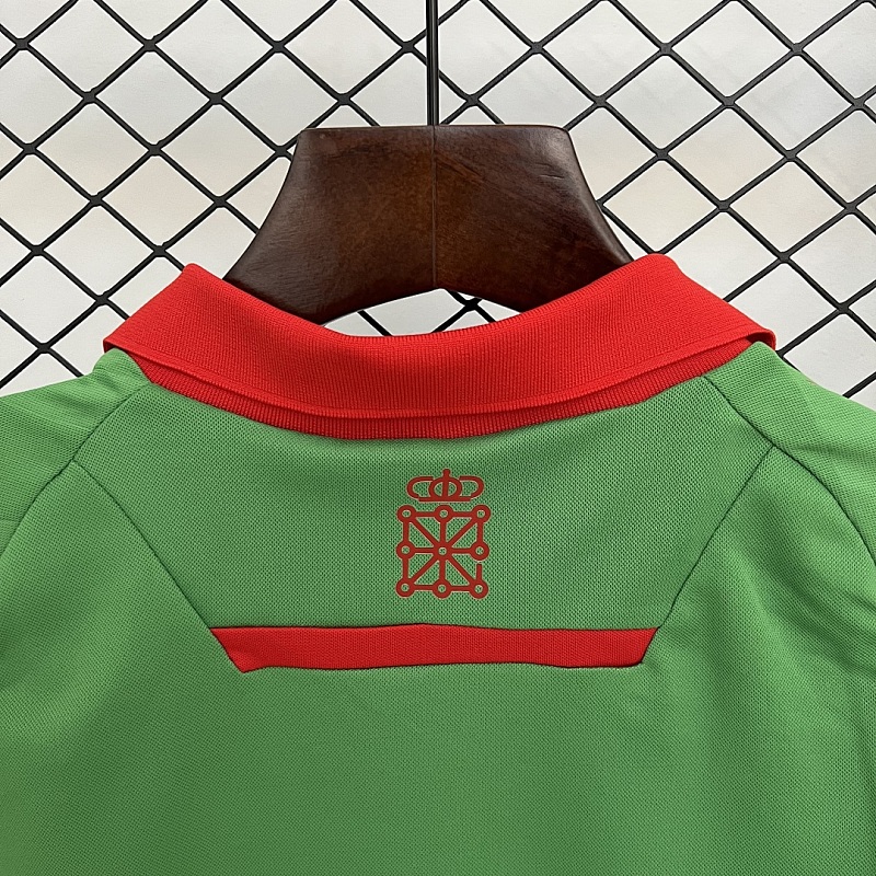 Osasuna Size: 25/26 Osasuna Away Size: 16-28 11