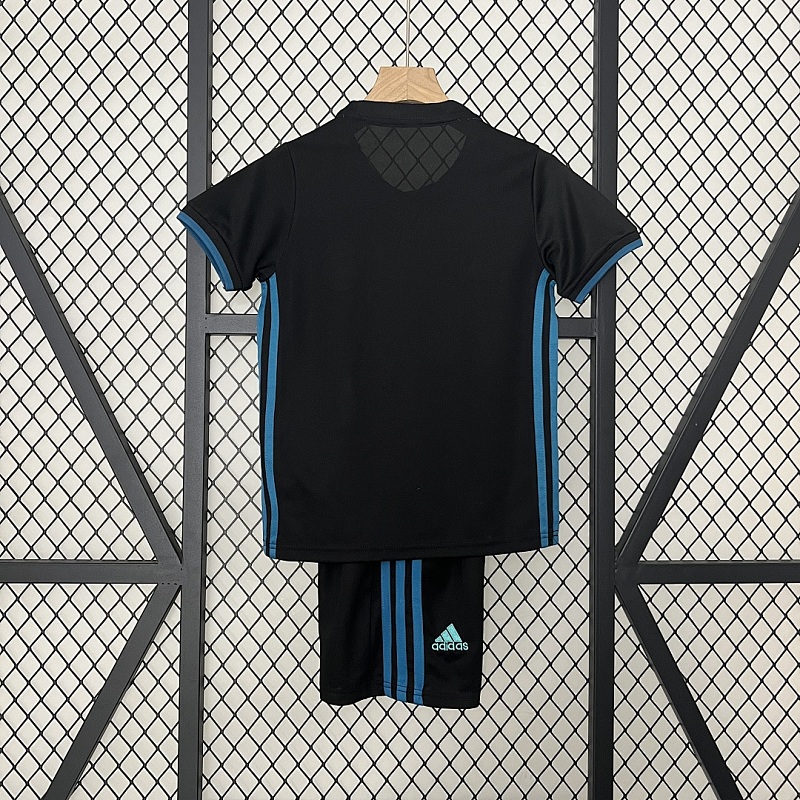 Real Madrid kids Real Madrid 17/18 away size: 16-28 2