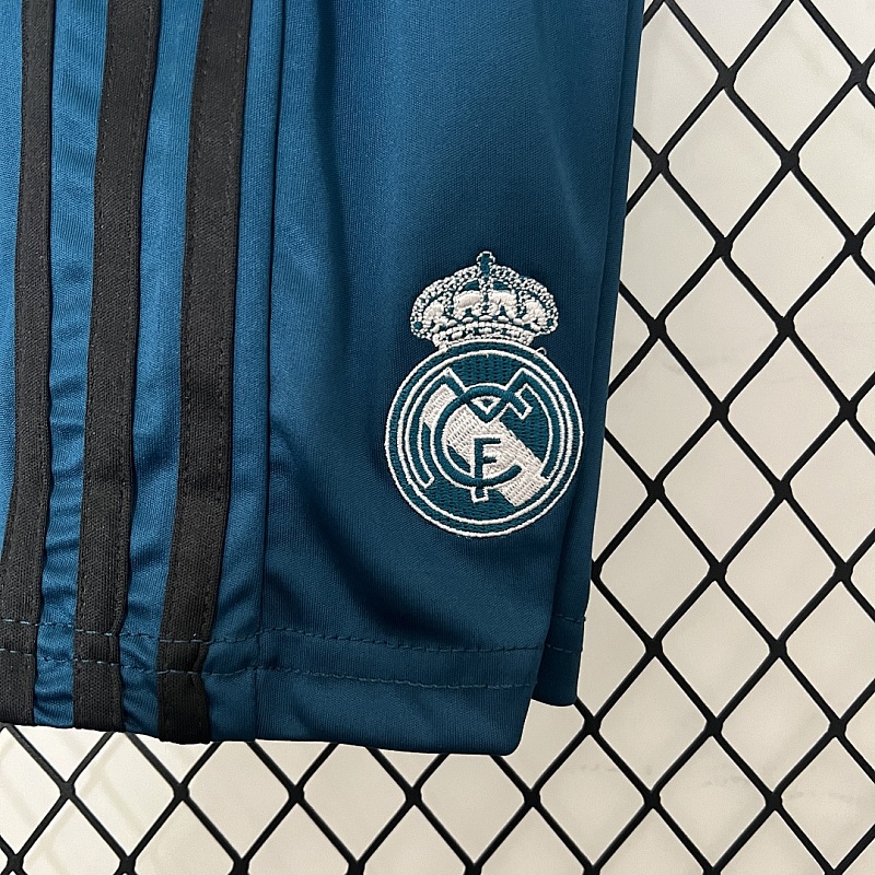 Real Madrid kids Real Madrid 17/18 third away size: 16-28 8