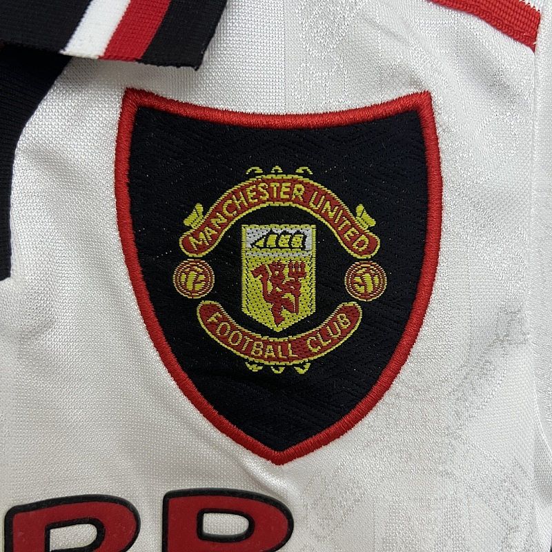 M-U size: kids M-U 97/98 away size: 16-28 3
