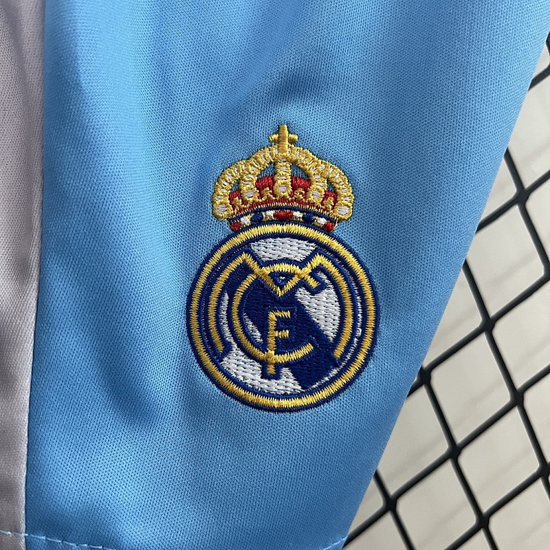 Real Madrid 24/25 Kids Goalkeeper Real Madrid Blue size: 16-28 9