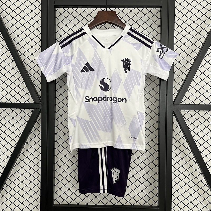 M-U Size: 25/26 Kids M-U Away Size: 16-28