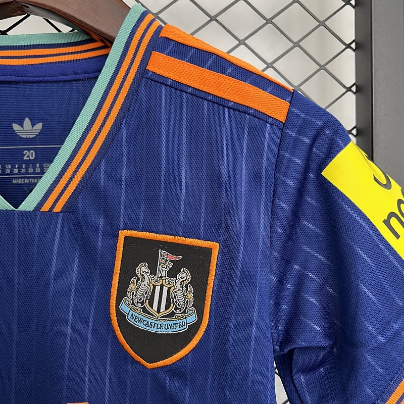 Newcastle 25/26 Kids Newcastle United third away Size: 16-28 2