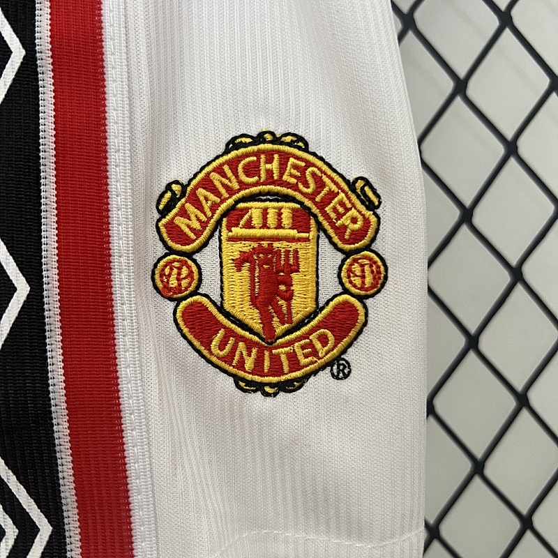 M-U size: kids M-U 98/99 home size: 16-28 7