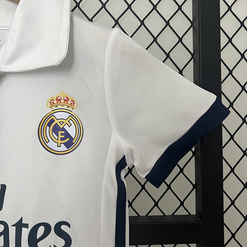 Real Madrid kids Real Madrid 16/17 home size: 16-28 6