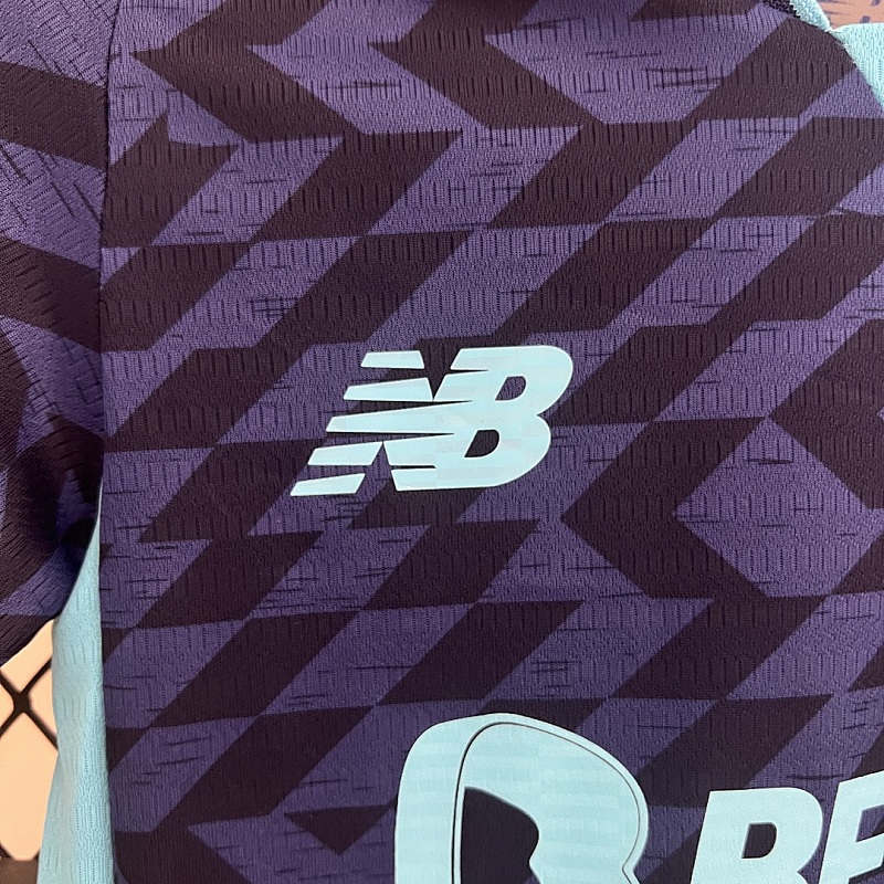 Porto 24/25 Kids Porto Third away Size: 16-28 4
