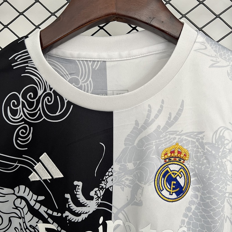 Real Madrid 25/26 Kids Real Madrid Special Edition Size: 16-28 7