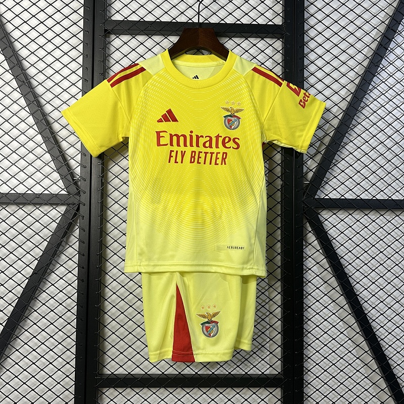 Benfica 25/26 Kids Benfica goalkeeper Size: 16-28