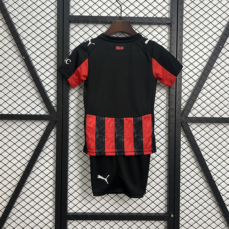 Milan 25/26 kids AC Milan home size: 16-28 6