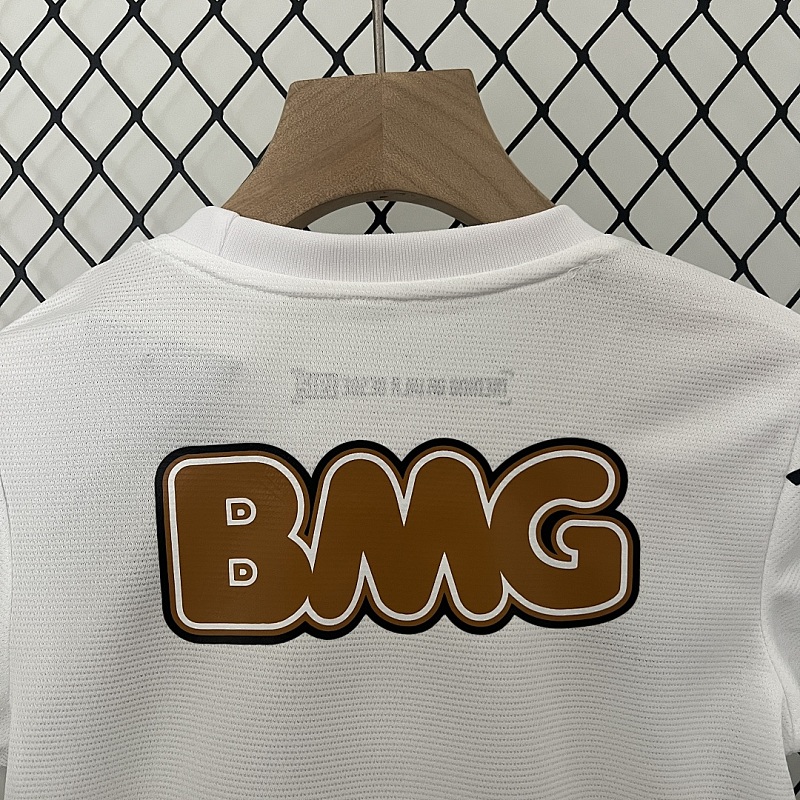 Santos kids Santos 11/12 home size: 16-28 9