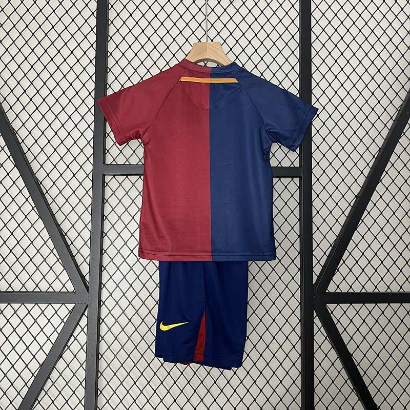 Barcelona kids Barcelona 08/09 home size: 16-28 2