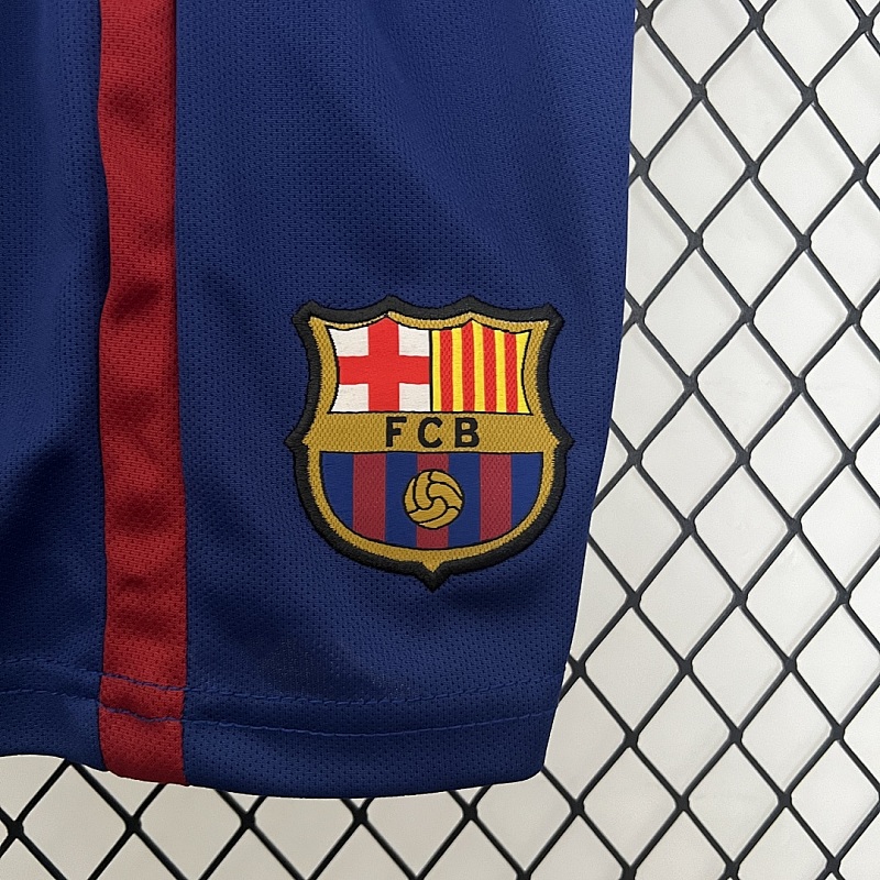 Barcelona kids Barcelona 14/15 home size: 16-28 10