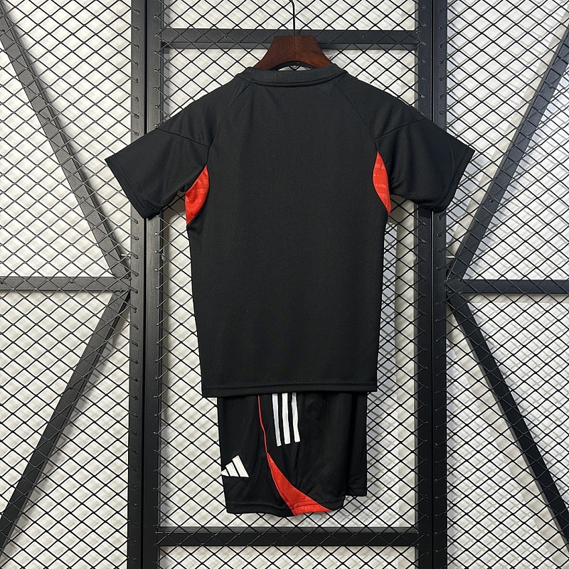 Benfica 25/26 Kids Benfica Training clothes Size: 16-28 6