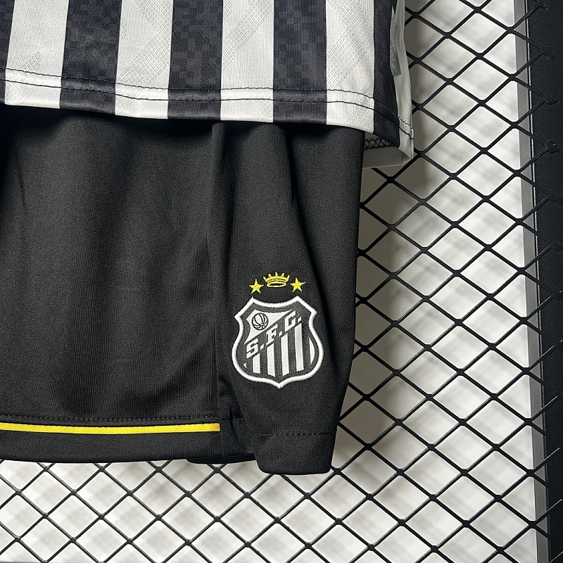 Santos 25/26 kids Santos Away size: 16-28 4